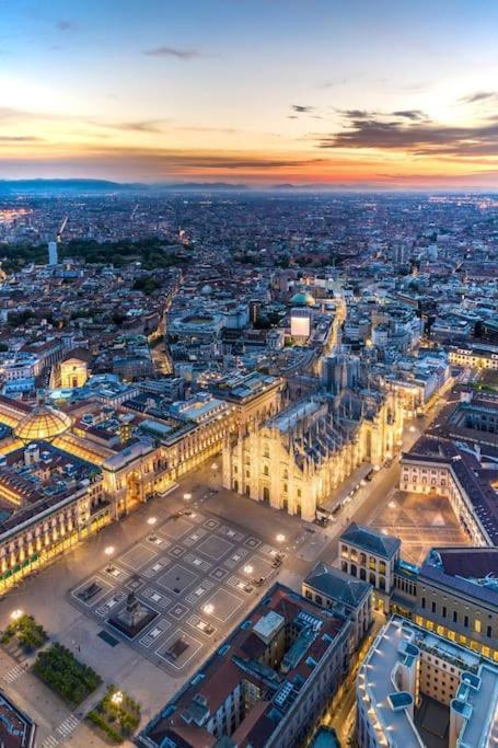 Duomo 10 Min Luxury • Terrazzo • Wi-Fi • Netflix Διαμέρισμα Μιλάνο Εξωτερικό φωτογραφία