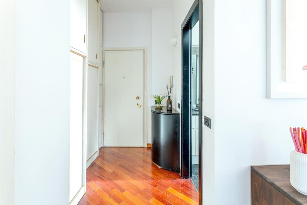 Duomo 10 Min Luxury • Terrazzo • Wi-Fi • Netflix Διαμέρισμα Μιλάνο Εξωτερικό φωτογραφία