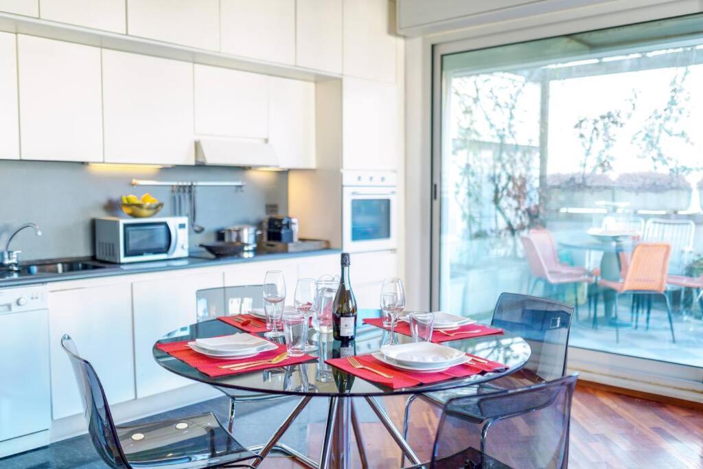 Duomo 10 Min Luxury • Terrazzo • Wi-Fi • Netflix Διαμέρισμα Μιλάνο Εξωτερικό φωτογραφία